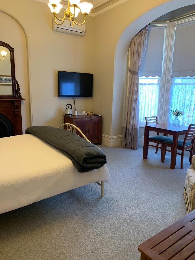 West Perth 아룬델's 부티크 어코모데이션 B&B 외부 사진