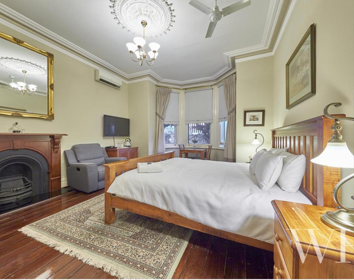 West Perth 아룬델's 부티크 어코모데이션 B&B 외부 사진