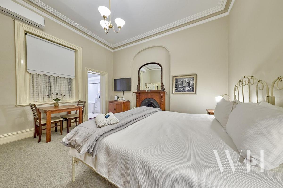 West Perth 아룬델's 부티크 어코모데이션 B&B 외부 사진