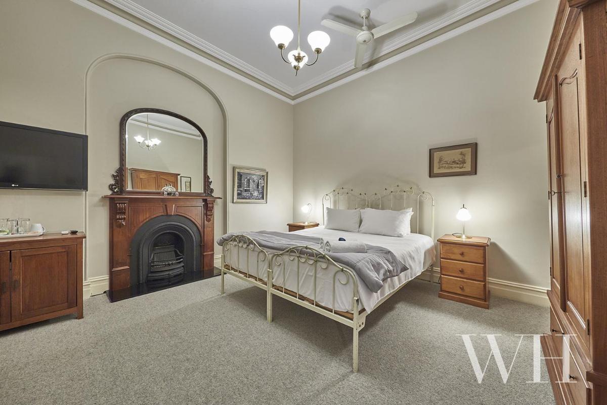West Perth 아룬델's 부티크 어코모데이션 B&B 외부 사진