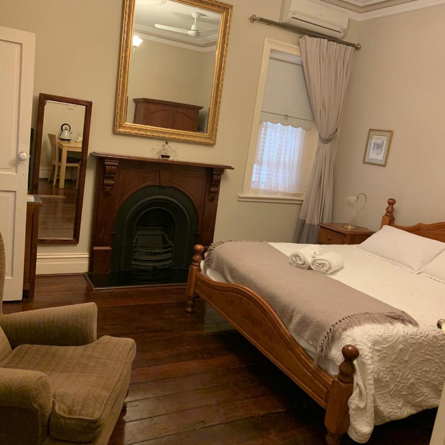 West Perth 아룬델's 부티크 어코모데이션 B&B 외부 사진
