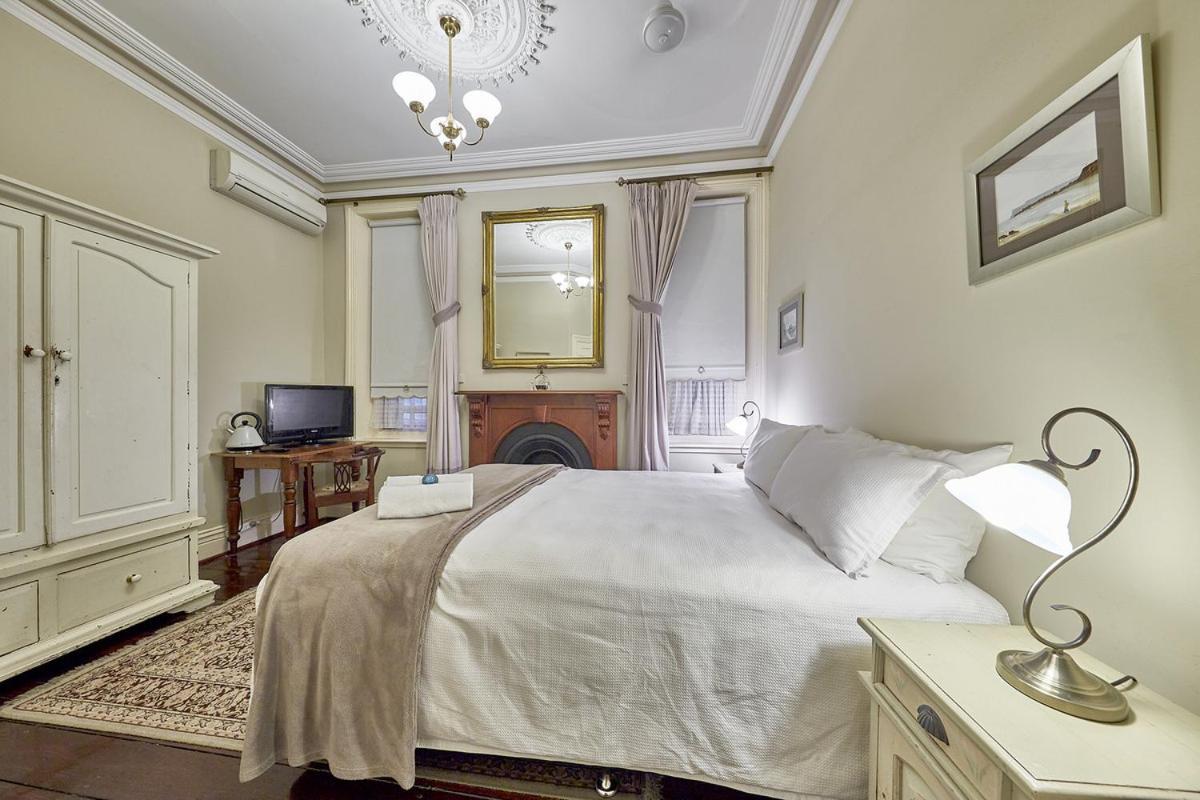 West Perth 아룬델's 부티크 어코모데이션 B&B 외부 사진
