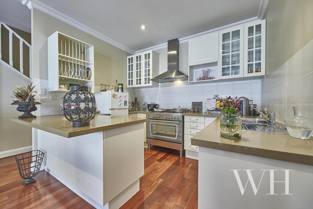 West Perth 아룬델's 부티크 어코모데이션 B&B 외부 사진