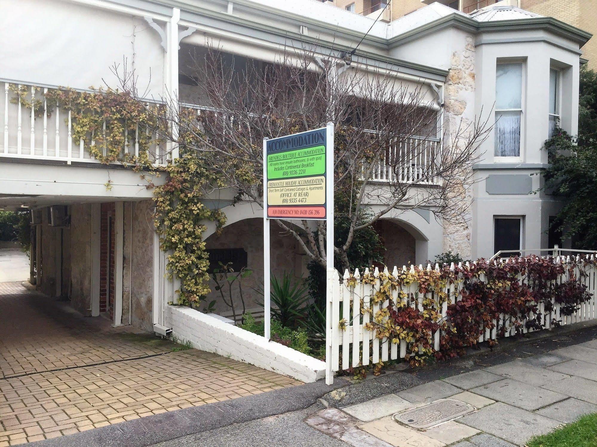 West Perth 아룬델's 부티크 어코모데이션 B&B 외부 사진