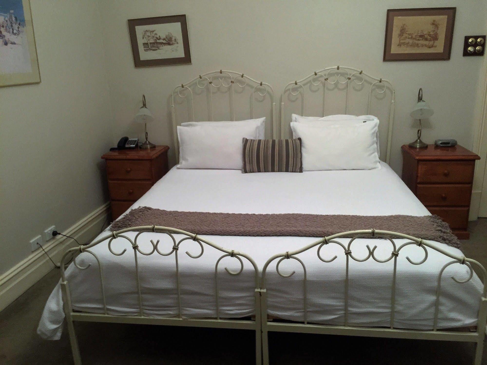 West Perth 아룬델's 부티크 어코모데이션 B&B 외부 사진