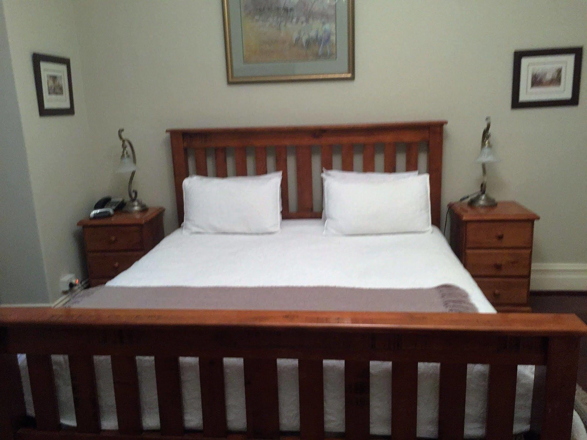 West Perth 아룬델's 부티크 어코모데이션 B&B 외부 사진