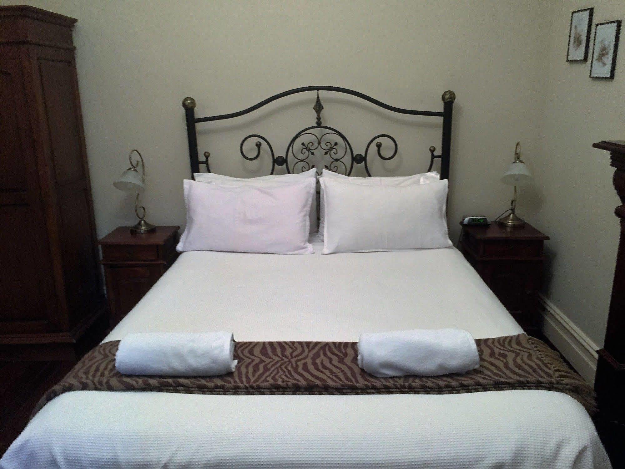 West Perth 아룬델's 부티크 어코모데이션 B&B 외부 사진