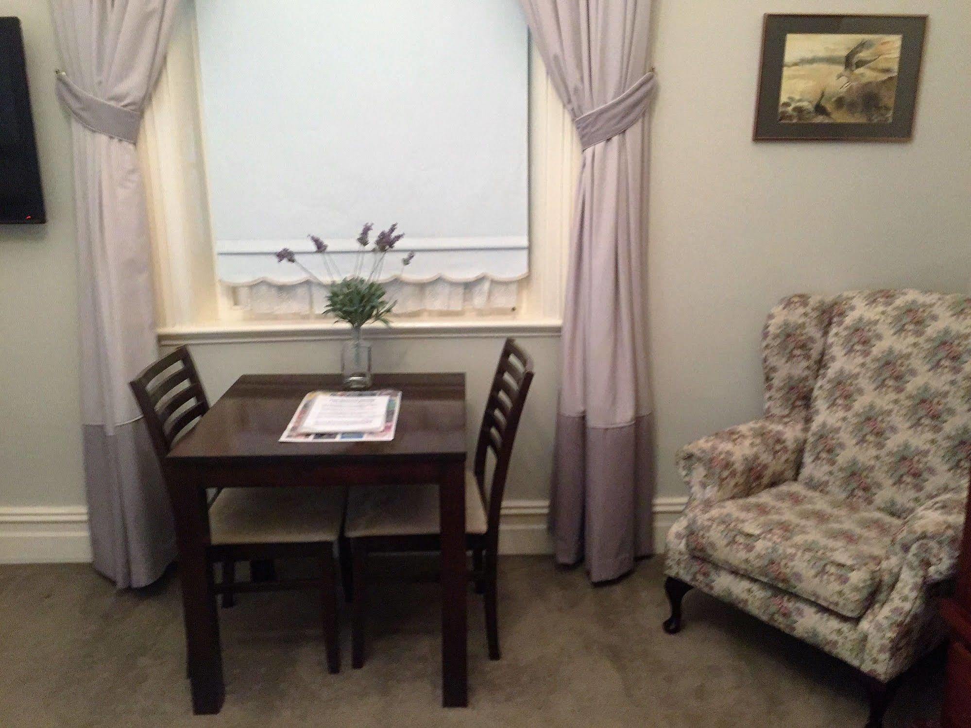 West Perth 아룬델's 부티크 어코모데이션 B&B 외부 사진