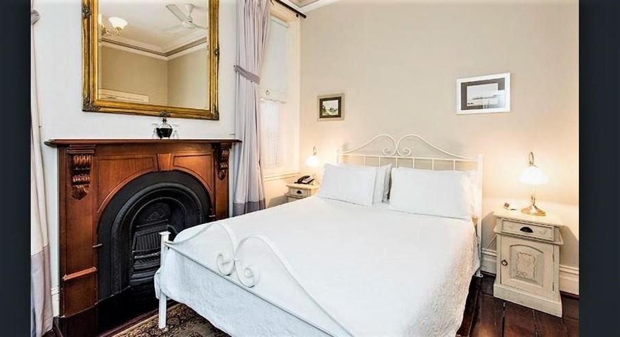 West Perth 아룬델's 부티크 어코모데이션 B&B 외부 사진