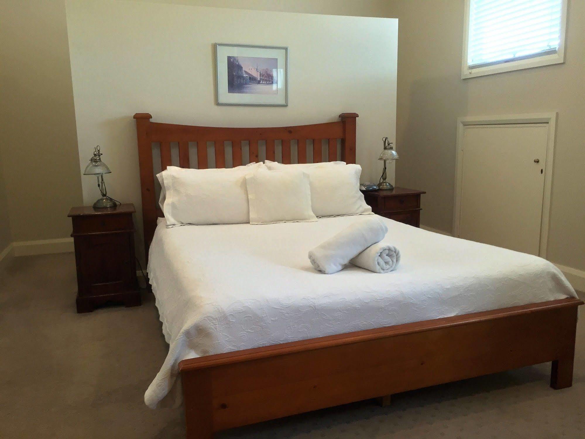 West Perth 아룬델's 부티크 어코모데이션 B&B 외부 사진
